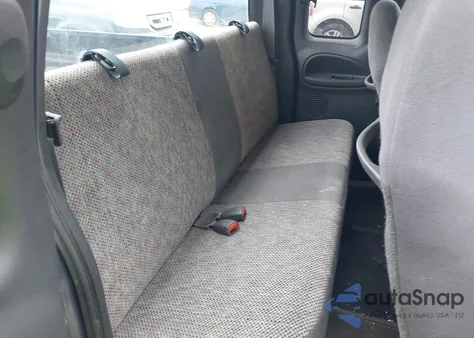 2001 Dodge Ram 1500 St z USA, uszkodzony, nr VIN 3B7HF13Y01M555876